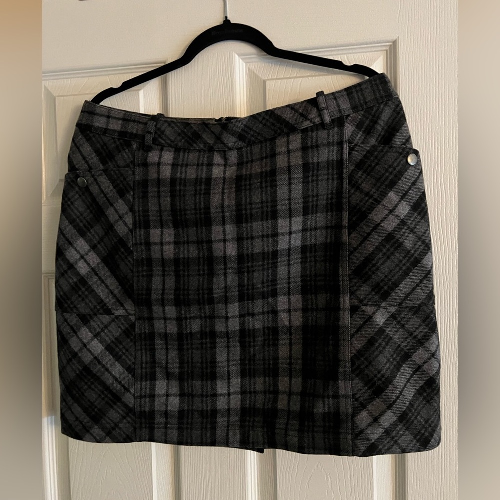 Cute Black and Grey Plaid Wool Skirt, Size 12